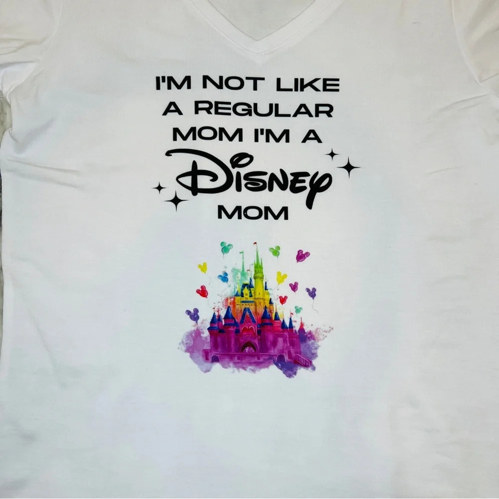 I'm Not Like A Regular Mom I'm A Disney Mom t-Shirt, M - Picture 3 of 5